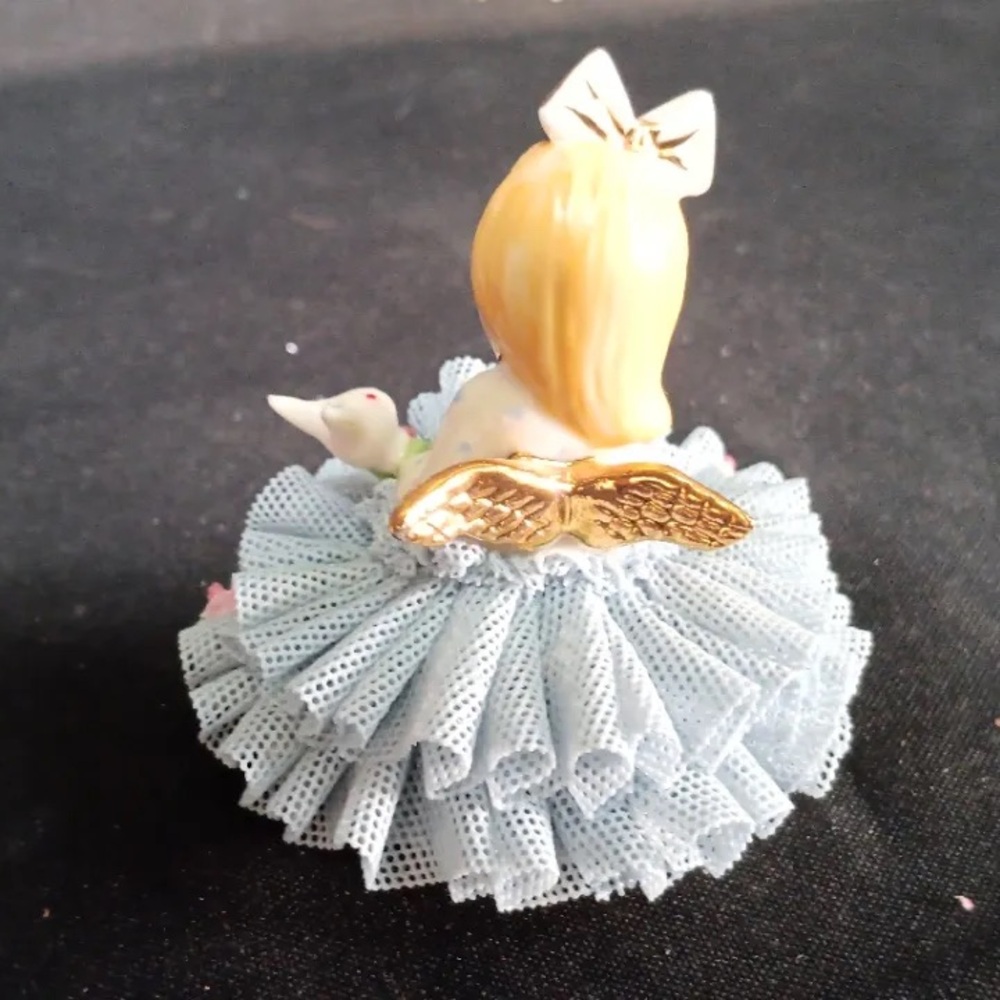Irish Dresden Angel Doll Blue Lace Figurine Girl Bunny Vintage Porcelain Lace - Picture 11 of 15